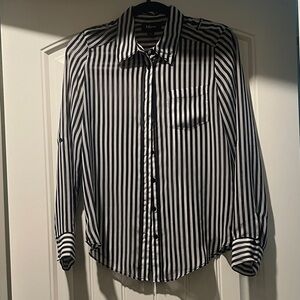 Izbyer Women’s XS Black and White Vertical Stripe Button-Up Shirt